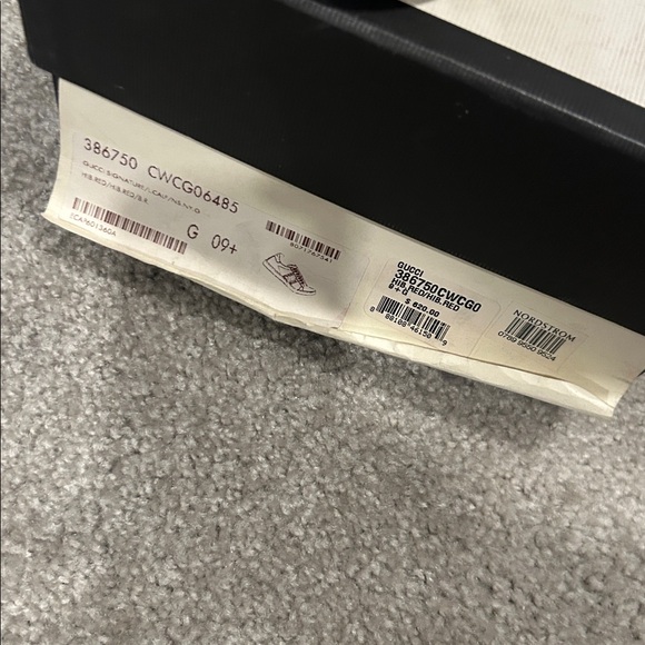 Gucci Men's Red and Black Leather Sneakers - Picture 3 of 3